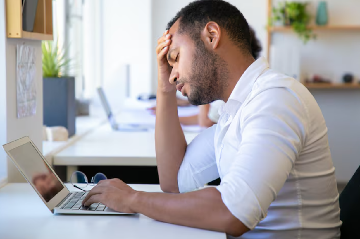 Tontura cervical relacionada ao trabalho: entenda as causas e saiba como aliviar